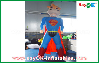 Mavi / Kırmızı Şişme Superman İnek Özelleştirilmiş Hayvan Karakter Şişme Modeli