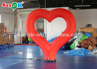 Sevgililer Günü İçin 190T Naylon Bezi Kırmızı Kalp Şişme Aydınlatma Dekorasyon
