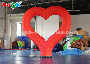 Sevgililer Günü İçin 190T Naylon Bezi Kırmızı Kalp Şişme Aydınlatma Dekorasyon
