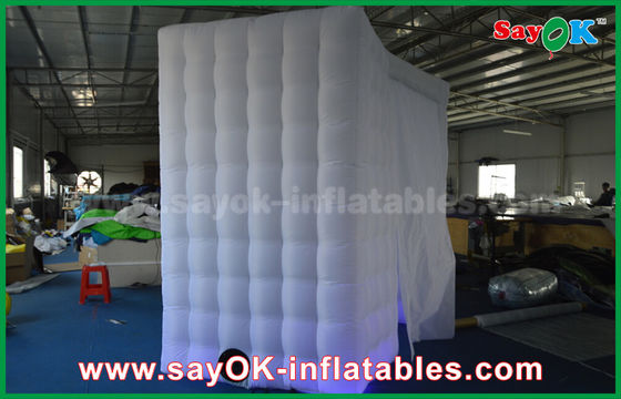 Şişme Photo Booth Muhafazası 2.4 X 2.4 X 2.4m Beyaz Led Aydınlatmalı Şişme Mobil Photo Booth Muhafaza Küpü